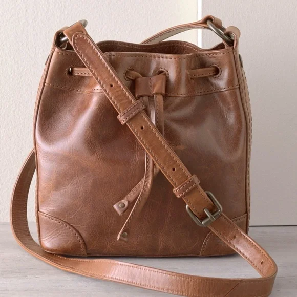 Frye Melissa Leather Hobo Bag -NEW with tags- authentic Frye leather bag - Picture 15 of 15